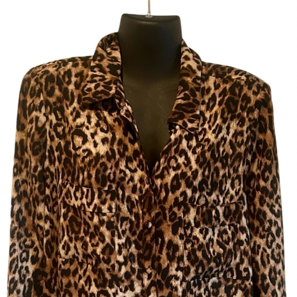 PLEIONE🍒SZ M🍒ANIMAL PRINT BUTTON FRONT BLOUSE SEMI SHEER EXCELLENT CONDITION - Picture 5 of 15
